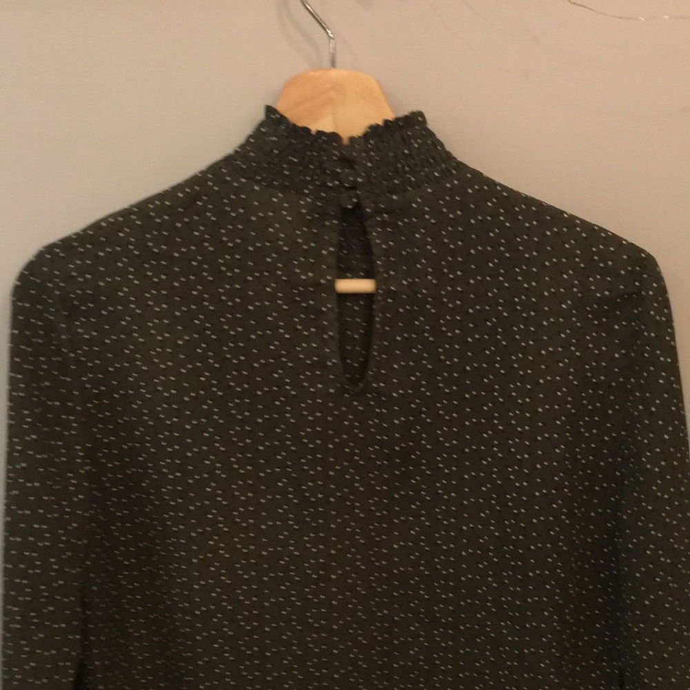Green blouse - Picture 3 of 3